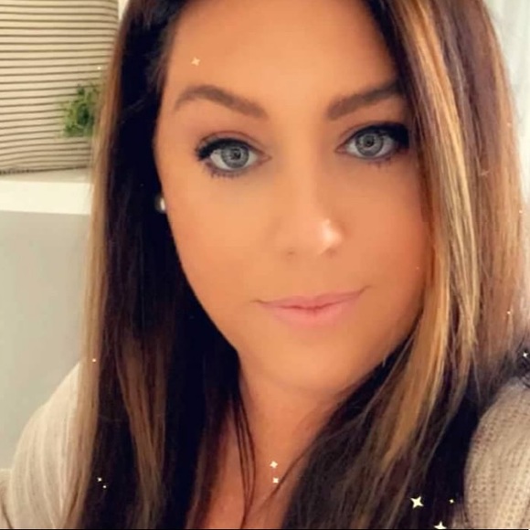 Meet your Posher, Elizabeth - Picture 1 of 1